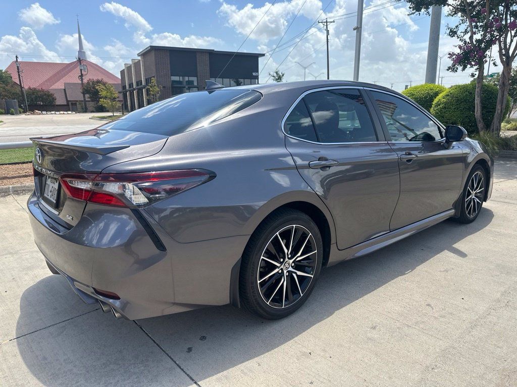 Used 2024 Toyota Camry SE FWD image 11