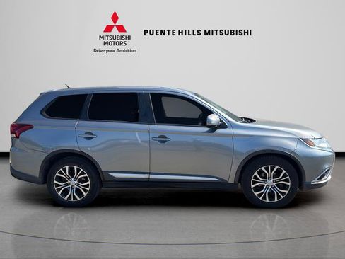 Used 2016 Mitsubishi Outlander SE FWD image 4
