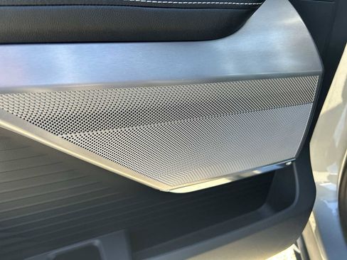 New 2026 Cadillac Vistiq Luxury image 23