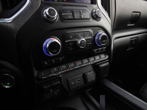 Used 2023 GMC Sierra 3500 Denali image 21