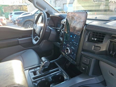 Used 2025 Ford F150 Lightning Flash image 11