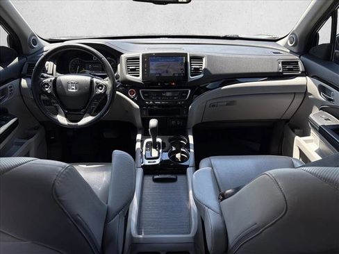 Used 2017 Honda Ridgeline RTL-E image 19