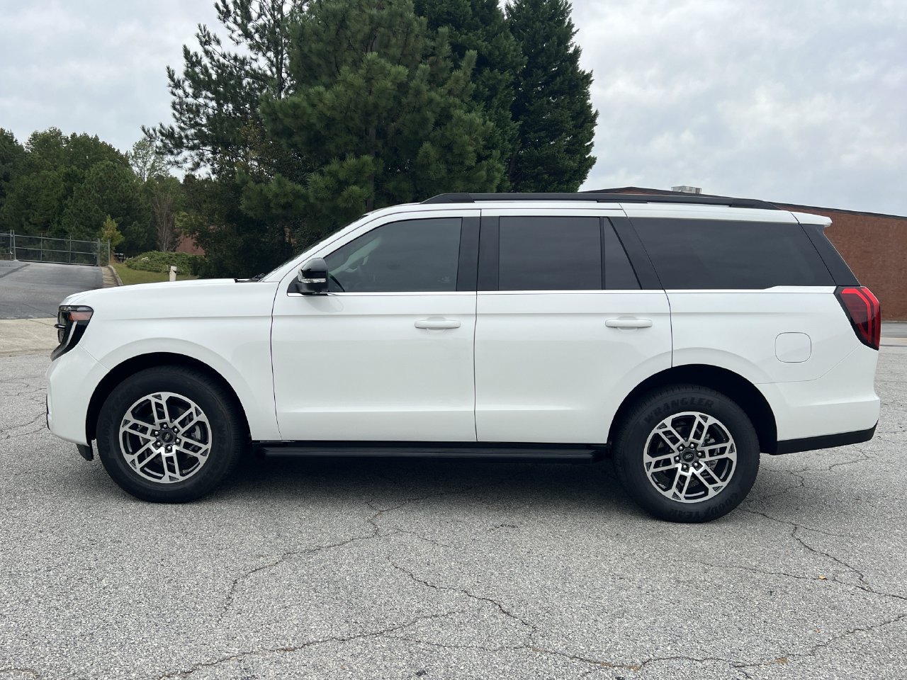 New 2026 Ford Expedition Active RWD image 21