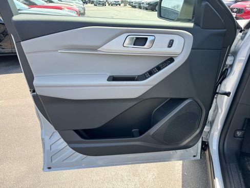 New 2026 Ford Explorer Active w/ Active Comfort Package AWD/4WD image 24