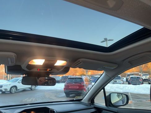 Used 2025 Subaru Crosstrek 2.0i Premium image 23