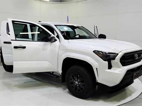 Used 2024 Toyota Tacoma SR RWD image 29