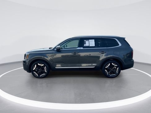 Used 2023 Kia Telluride EX w/ EX Captain's Chair Package FWD image 6