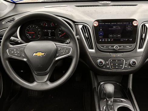 Used 2025 Chevrolet Malibu LT FWD image 12