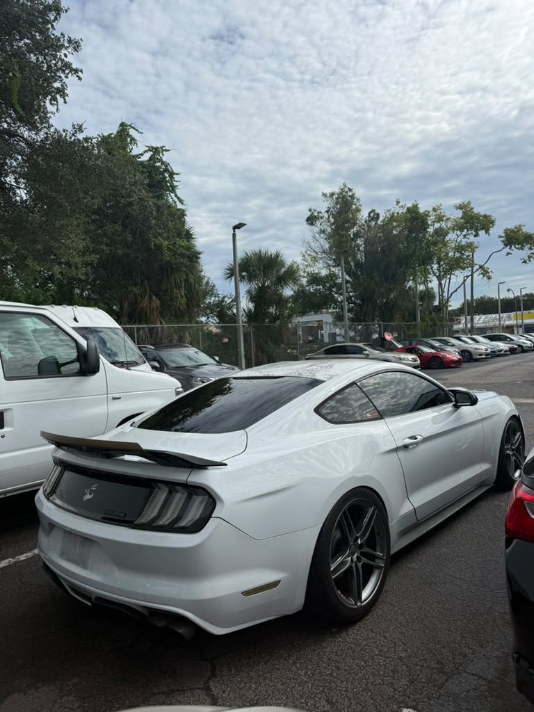 Used 2016 Ford Mustang Coupe RWD image 9