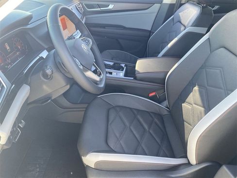 New 2026 Volkswagen Atlas Peak Edition image 15