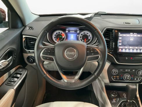 Used 2019 Jeep Cherokee Limited AWD/4WD image 12