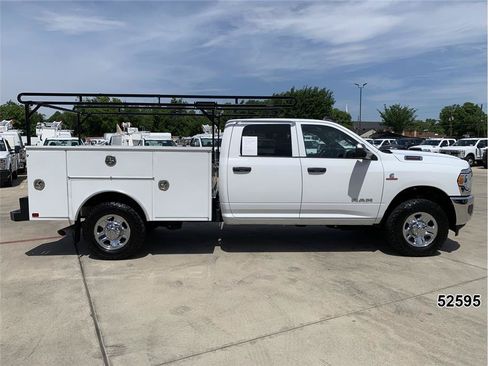 Used 2022 RAM 2500 Tradesman w/ Chrome Appearance Group AWD/4WD image 5