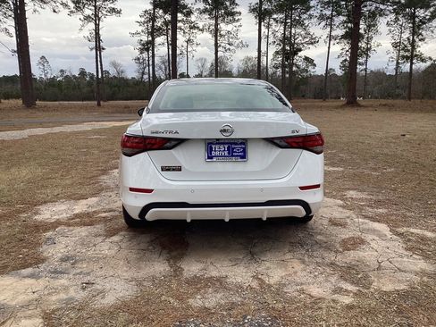 Used 2023 Nissan Sentra SV FWD image 4