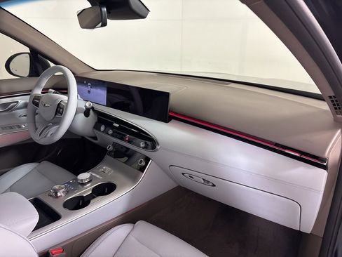 New 2026 Genesis GV70 2.5T Advanced AWD/4WD image 13