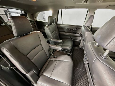 Used 2021 Honda Pilot Touring image 27