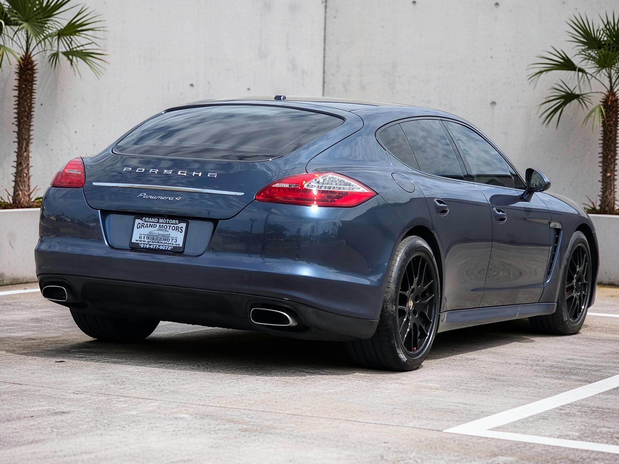 Used 2012 Porsche Panamera 4 w/ Premium Pkg Plus AWD/4WD image 7