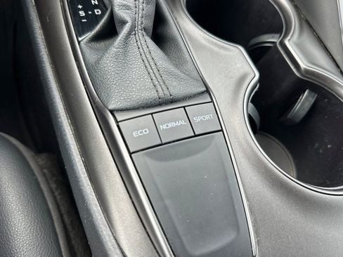 Used 2024 Toyota Camry SE image 52