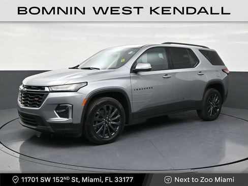 Used 2024 Chevrolet Traverse RS image 1