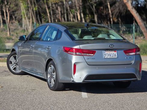 Used 2017 Kia Optima EX w/ Technology Package image 12