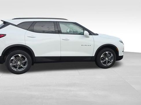 Certified 2024 Chevrolet Blazer LT w/ Convenience Package FWD image 2