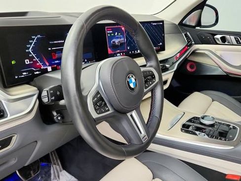 Used 2025 BMW X7 M60i AWD/4WD image 51
