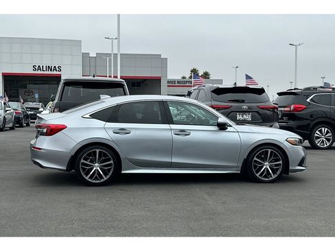 Used 2022 Honda Civic Touring image 3