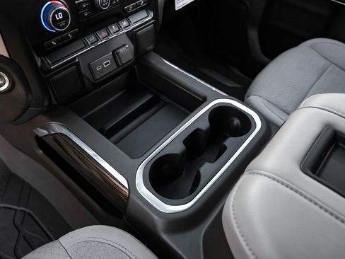 Used 2021 Chevrolet Silverado 1500 RST image 19