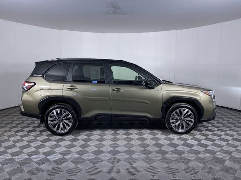 Certified 2025 Subaru Forester Touring w/ Touring Package AWD/4WD image 10