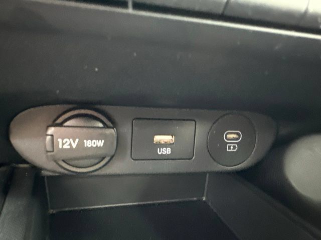 Used 2024 Hyundai Elantra SE FWD image 33