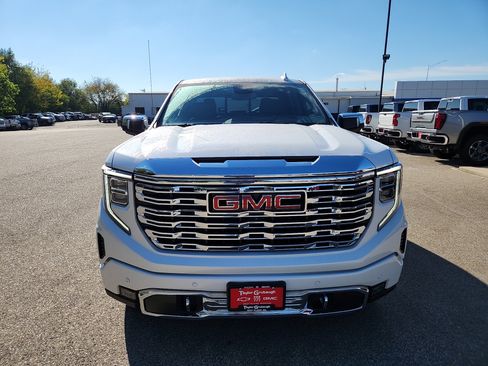 Used 2023 GMC Sierra 1500 Denali image 3