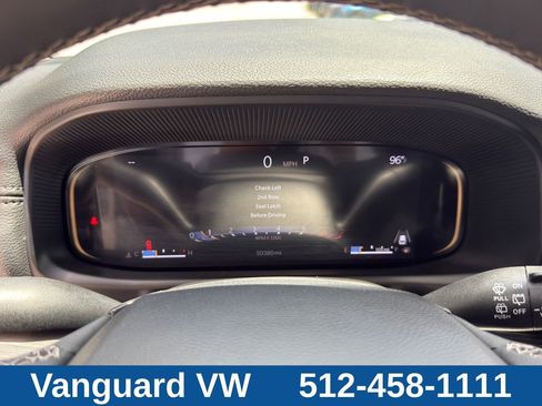 Used 2024 Jeep Wagoneer L Series II RWD image 22