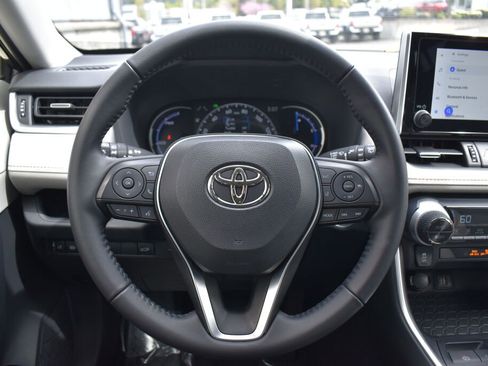 Certified 2025 Toyota RAV4 XLE Premium image 9