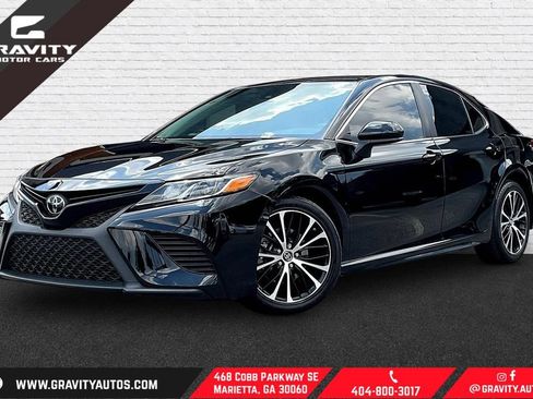 Used 2019 Toyota Camry SE FWD image 1