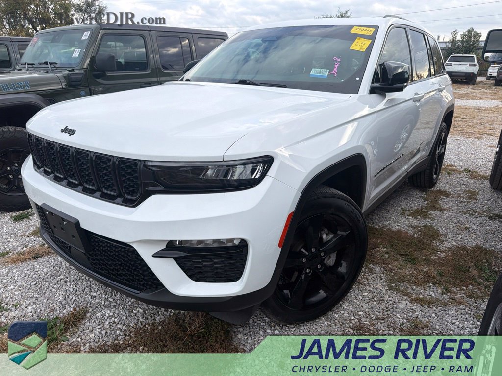 Used 2023 Jeep Grand Cherokee Limited w/ Black Appearance Package AWD/4WD image 1