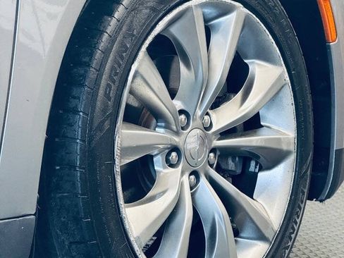 Used 2015 Chrysler 200 S FWD image 14