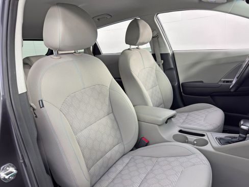 Used 2019 Kia Niro LX image 34