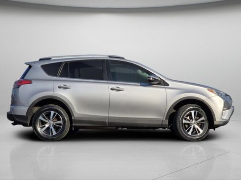 Used 2016 Toyota RAV4 XLE FWD image 21