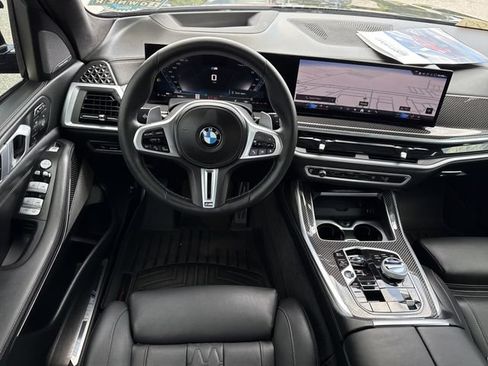 Used 2025 BMW X7 M60i AWD/4WD image 17