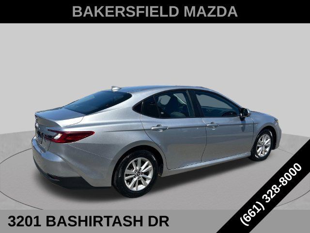 Used 2025 Toyota Camry LE FWD image 5