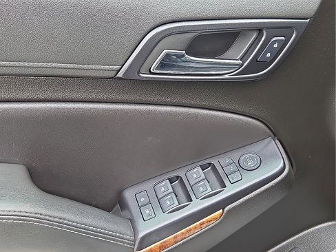 Used 2020 Chevrolet Tahoe Premier AWD/4WD image 14