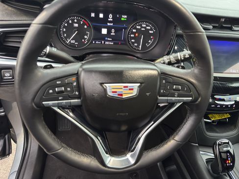 Used 2024 Cadillac XT6 Premium Luxury w/ Technology Package AWD/4WD image 17