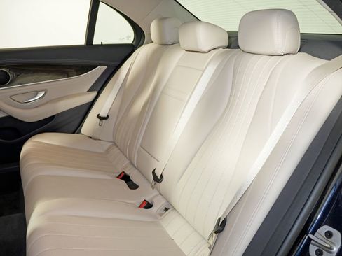 Certified 2022 Mercedes-Benz E 350 4MATIC Sedan image 31