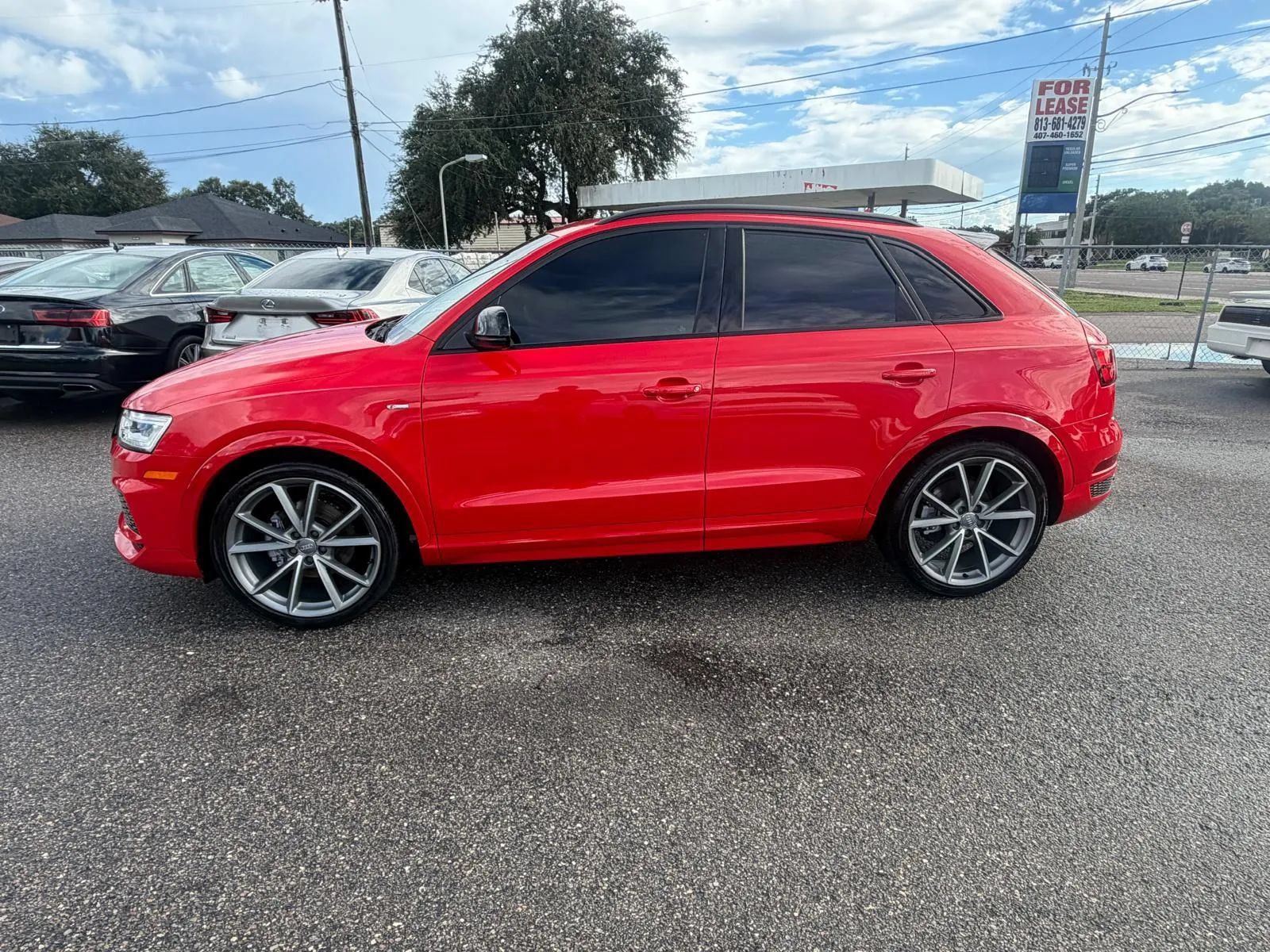 Used 2018 Audi Q3 2.0T Premium Plus w/ S Line Competition Package FWD image 8