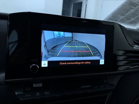 Used 2025 Toyota Camry LE image 28