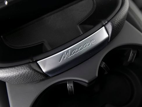 Certified 2026 Porsche Macan AWD/4WD image 30