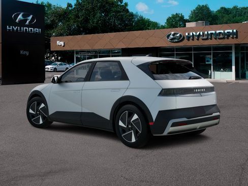 New 2026 Hyundai Ioniq 5 SEL image 8