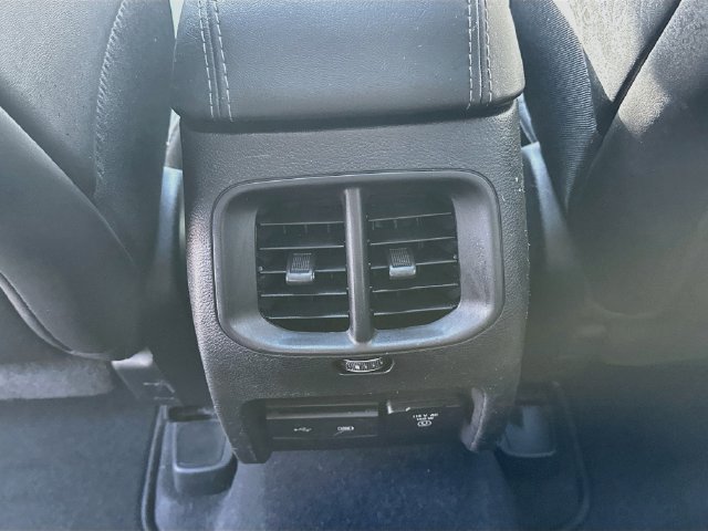 Used 2020 Jeep Cherokee Limited AWD/4WD image 28