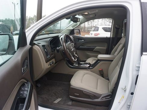 Used 2019 GMC Canyon SLE w/ SLE Convenience Package image 2