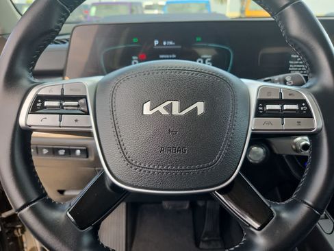 Used 2025 Kia Telluride S FWD image 22