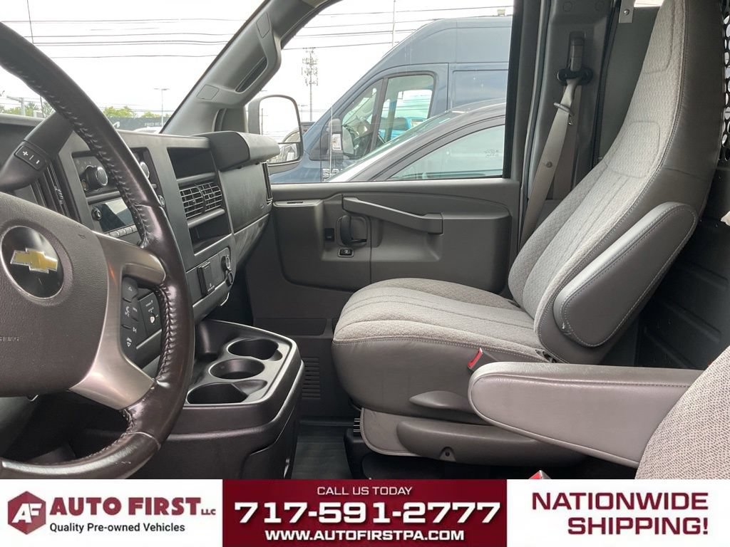 Used 2018 Chevrolet Express 2500 w/ Driver Convenience Package RWD image 8